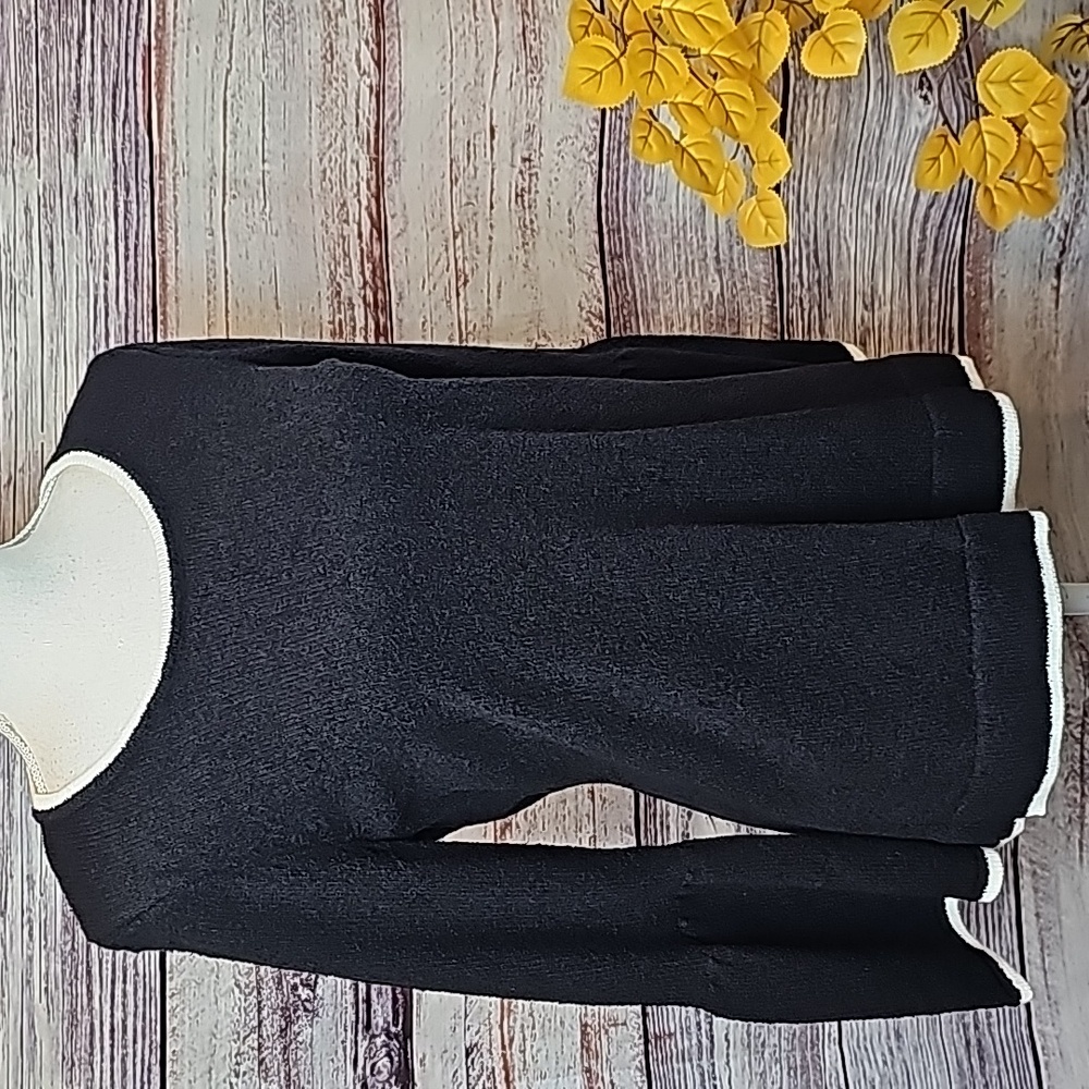 CALVIN KLEIN BLACK WHITE TRIM LONG FLARED SLEEVE PULLOVER SWEATER